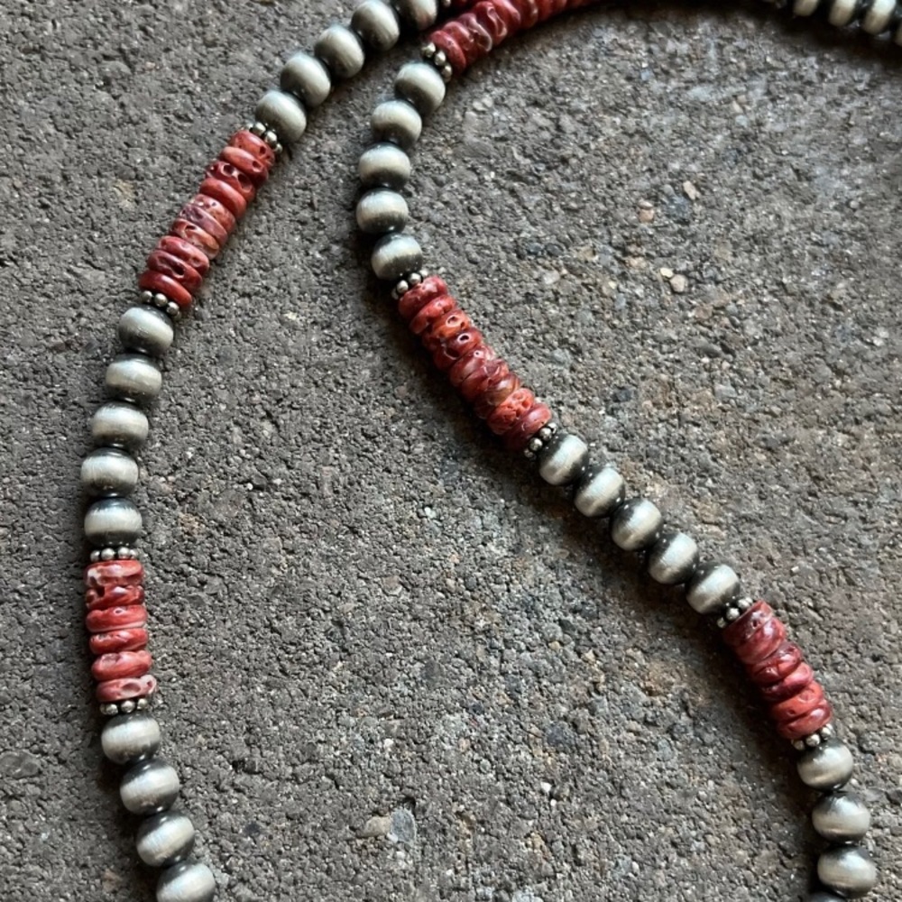 Sterling Silver Red Spiny Oyster W Pearls Bead Necklace. 18 inch - Picture 3 of 12